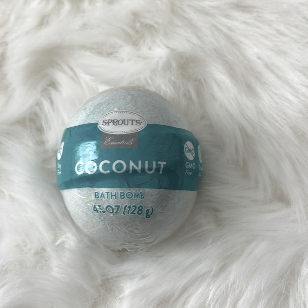 Sprouts Essential Light Blue Coconut Bath Bomb